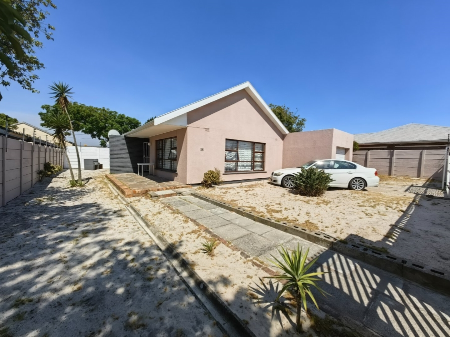 3 Bedroom Property for Sale in Belgravia Western Cape